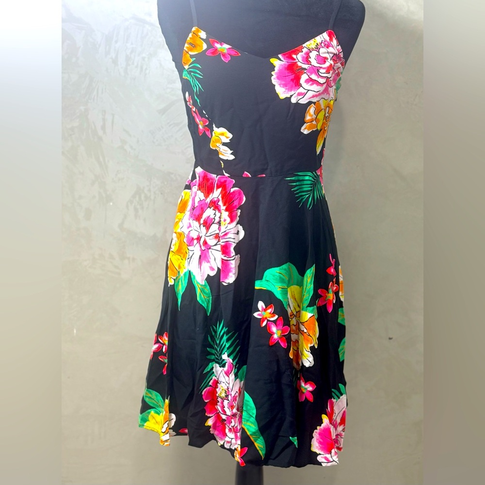 *NICE* OLD NAVY FLORAL DRESS SIZE SMALL